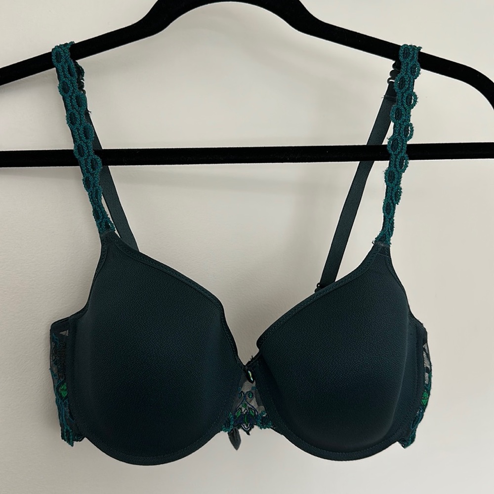 Gorgeous dark green/teal Chantelle bra with lace detail - 34D